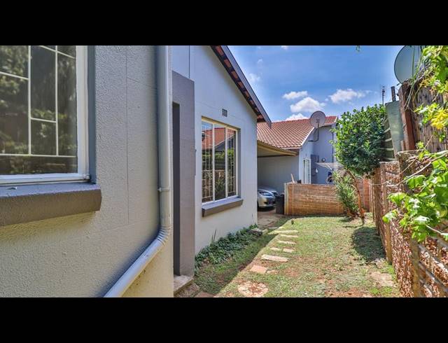 2 BEDROOM COMPLEX FOR SALE IN EDEN GLEN